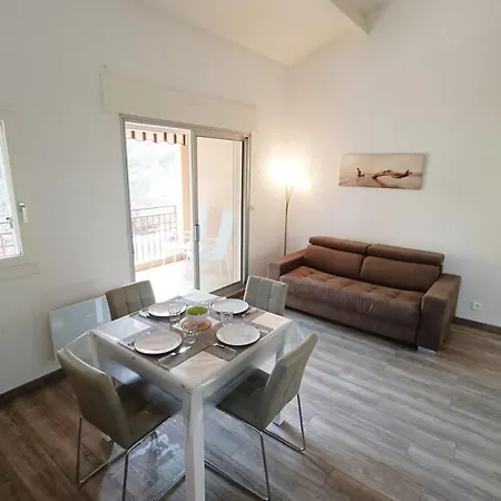 Spacious Sea View At 50m From The * Bandol